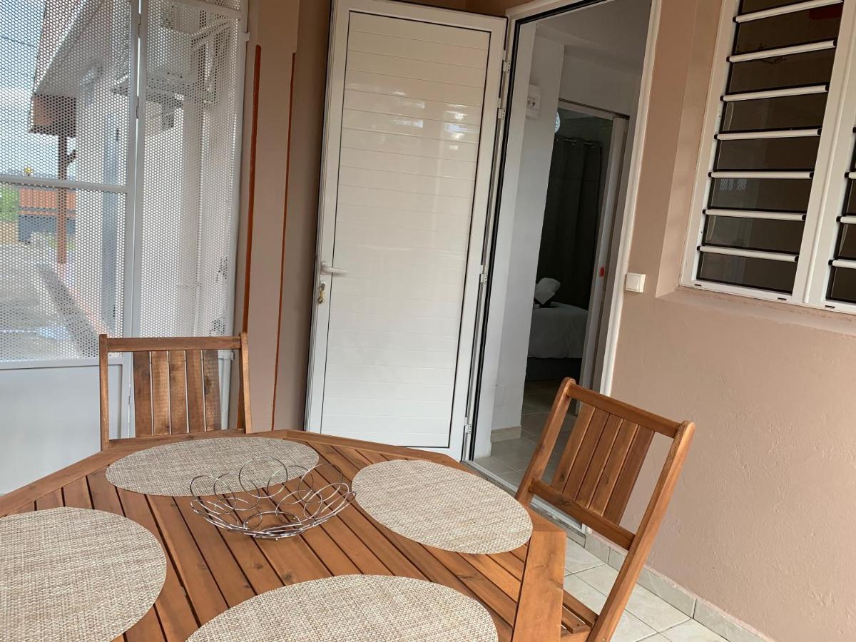 Appartamento Le Mabouya Petit-Bourg Esterno foto